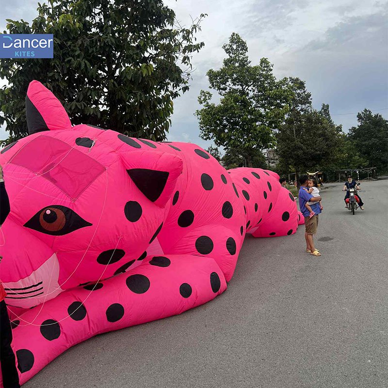 large-pink-leopard animal-kite