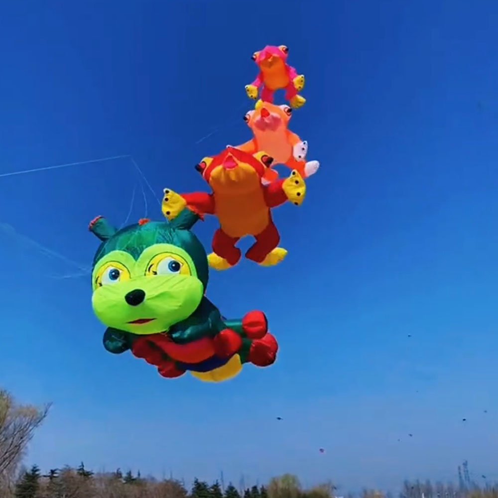 caterpillar-kite-line-laundry